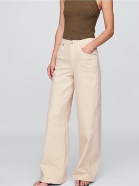 GAP High-Rise Stride Jeans in Cream